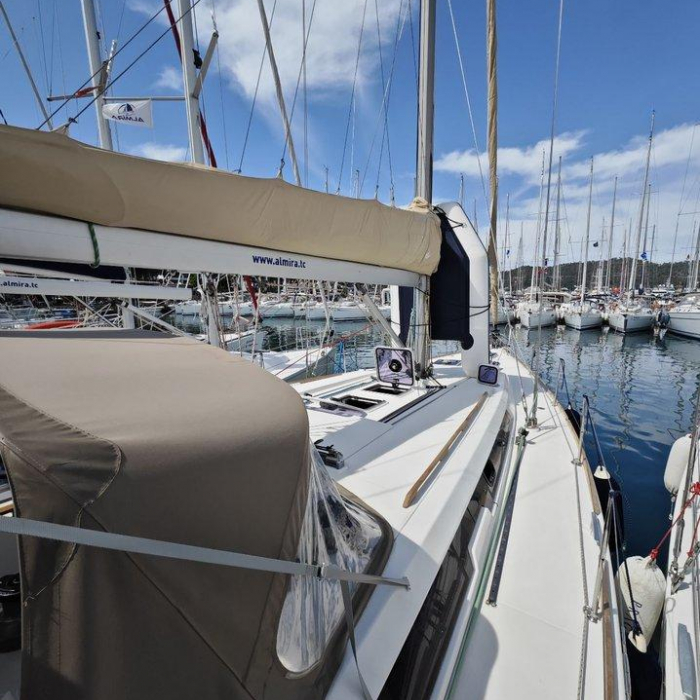 Grace | Dufour 450 GL photo 4