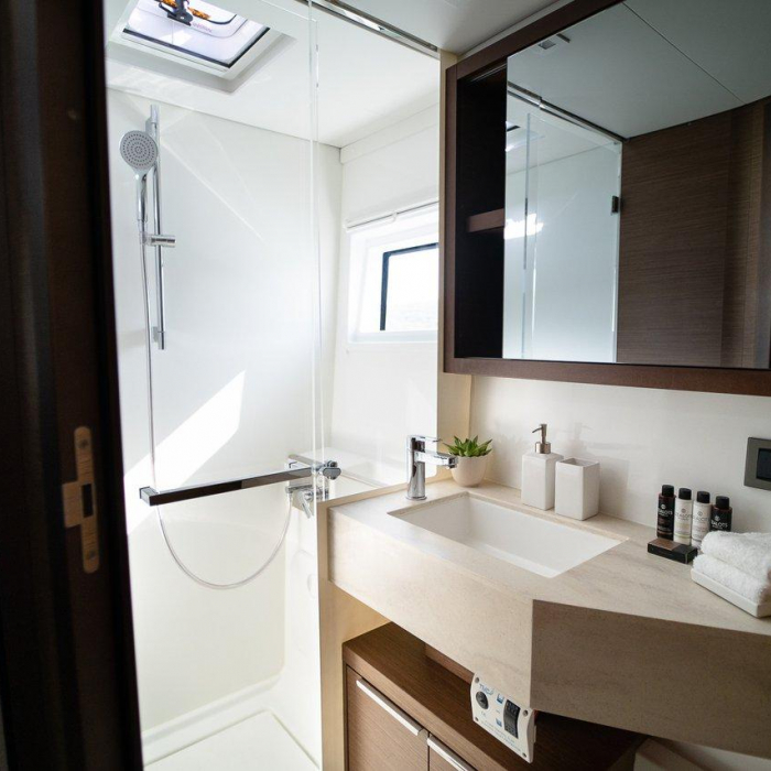 Omnia | Lagoon 46 photo 8