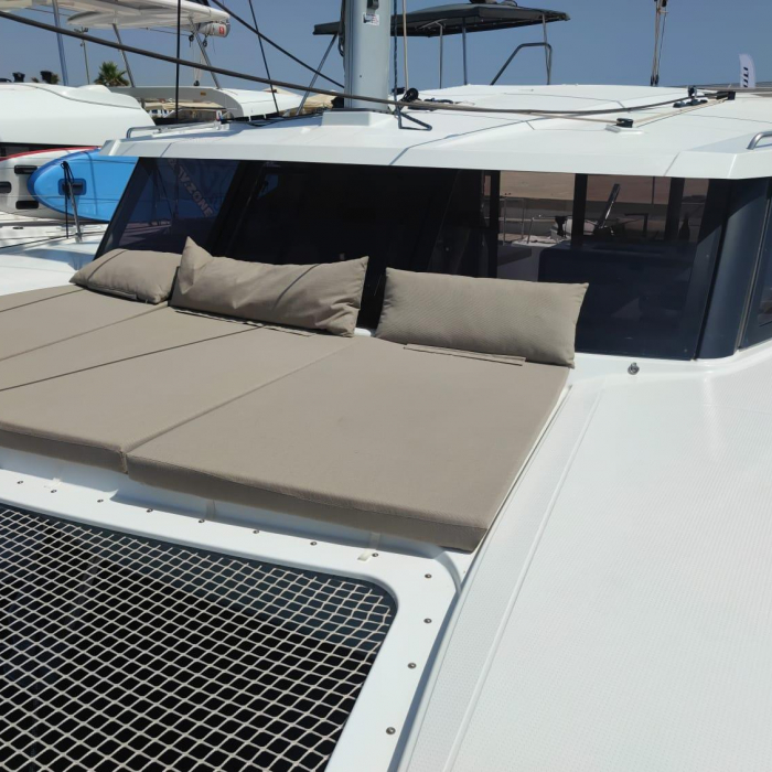 Isla | Fountaine Pajot Isla 40 photo 6