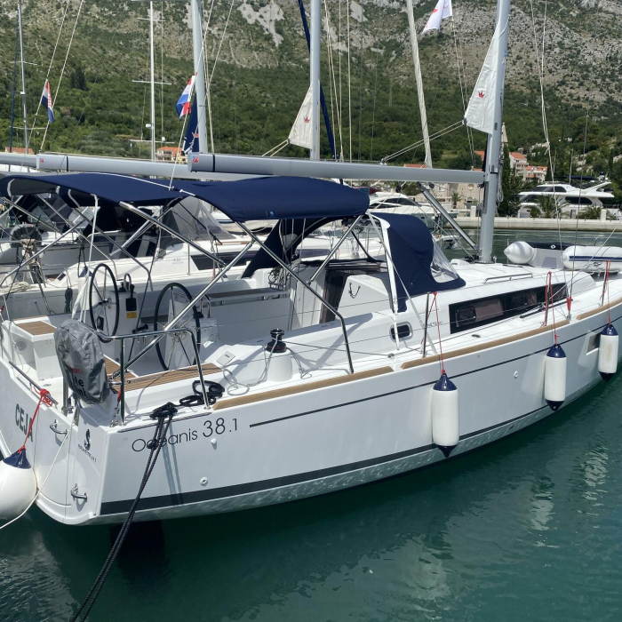 Ceja | Oceanis 38.1 photo 2