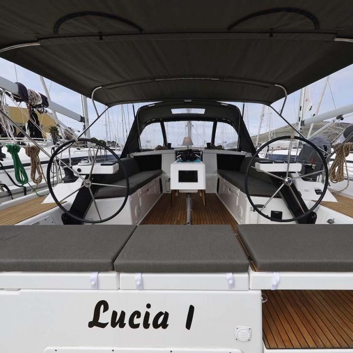 Lucia 1 | Dufour 430 photo 24