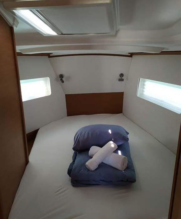 Bright Elli | Sun Odyssey 380 photo 11