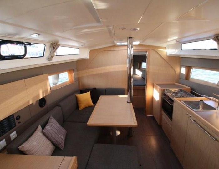 GREY PEARL | Oceanis 38 photo 6