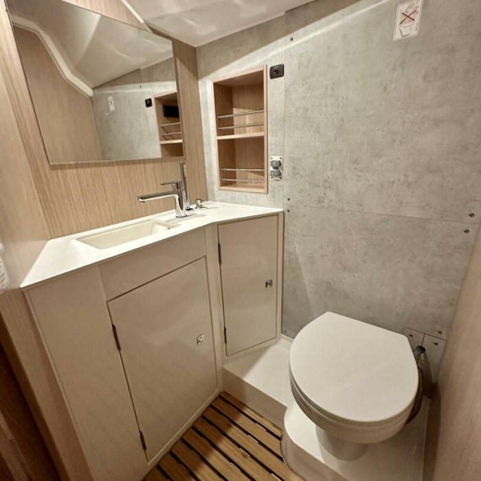 Ermis | Bavaria C42 photo 18