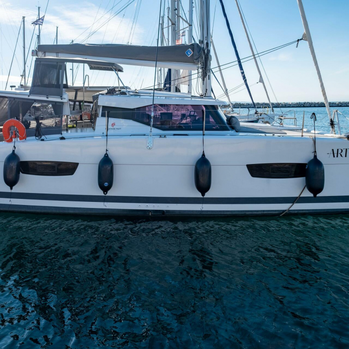 Artemis | Fountaine Pajot Isla 40 photo 13