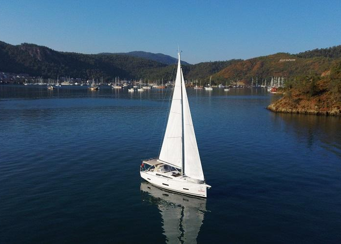 La Luz | Dufour 390 photo 11