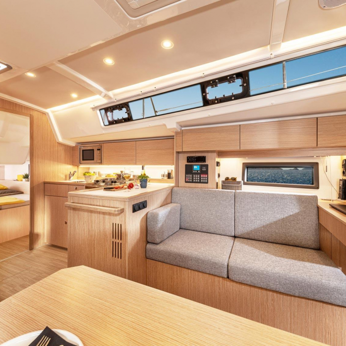 Coconut | Bavaria C38 photo 36