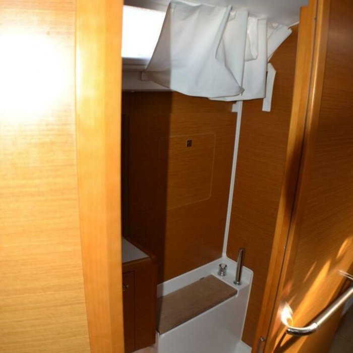 Libera | Sun Odyssey 439 photo 2