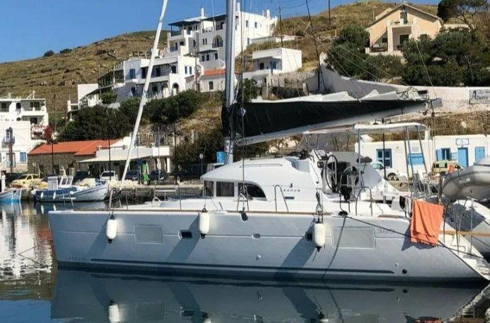 Butterfly | Lagoon 380 photo 15