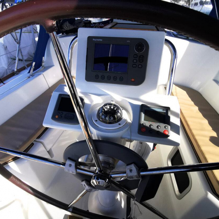 Paola | Sun Odyssey 33i photo 8