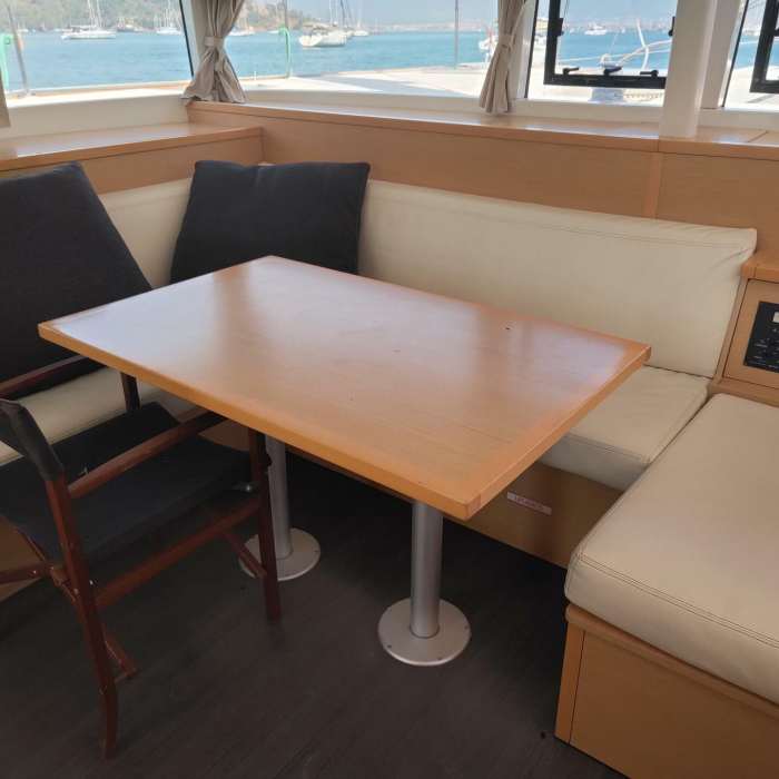 Santi | Lagoon 400 photo 34