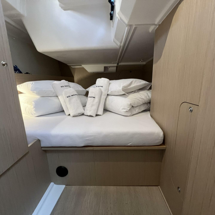 Jana | Oceanis 38.1 photo 32