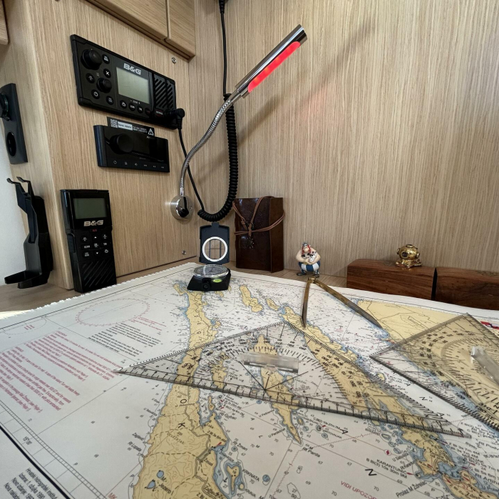 Asterix | Bavaria C38 photo 14