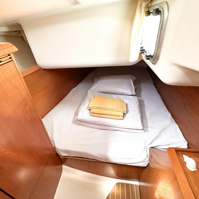 Azure | Sun Odyssey 40.3 photo 11