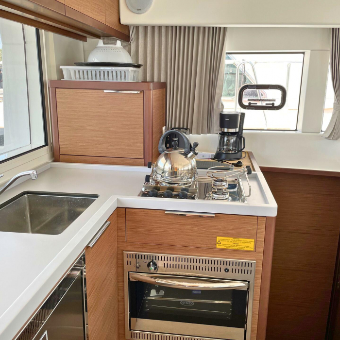 Drifter | Lagoon 40 photo 9