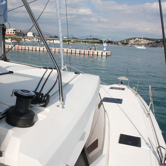 Cata del Mar | Fountaine Pajot Astrea 42 photo 6