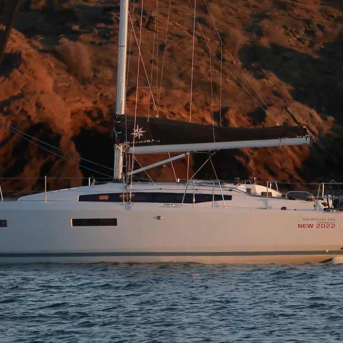 Simply The Best | Sun Odyssey 380 photo 3