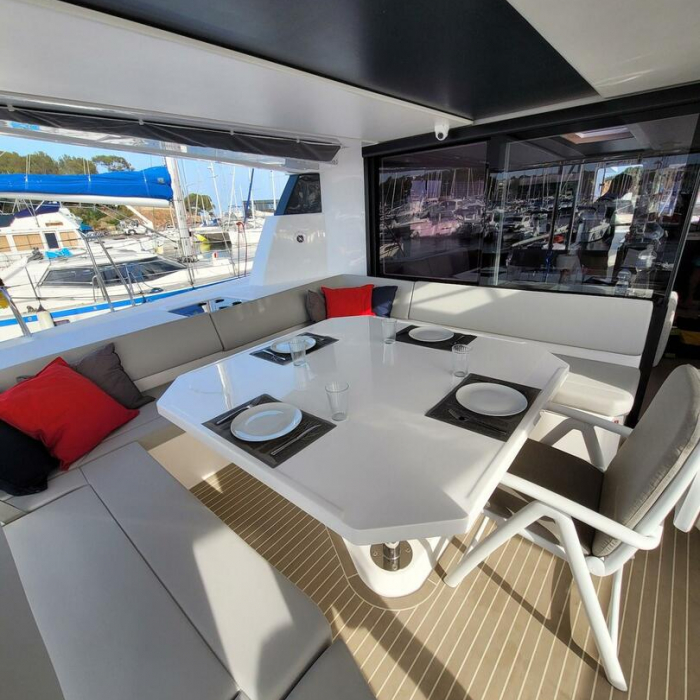 Trident | Leopard 50 photo 16