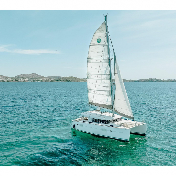 Christina S | Lagoon 400 S2 photo 4