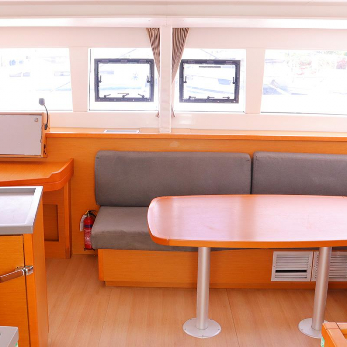 Moët | Lagoon 450 F photo 19