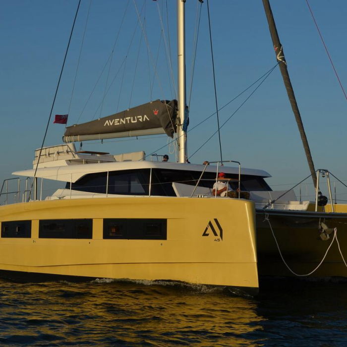 Art J | Aventura 45 photo 6