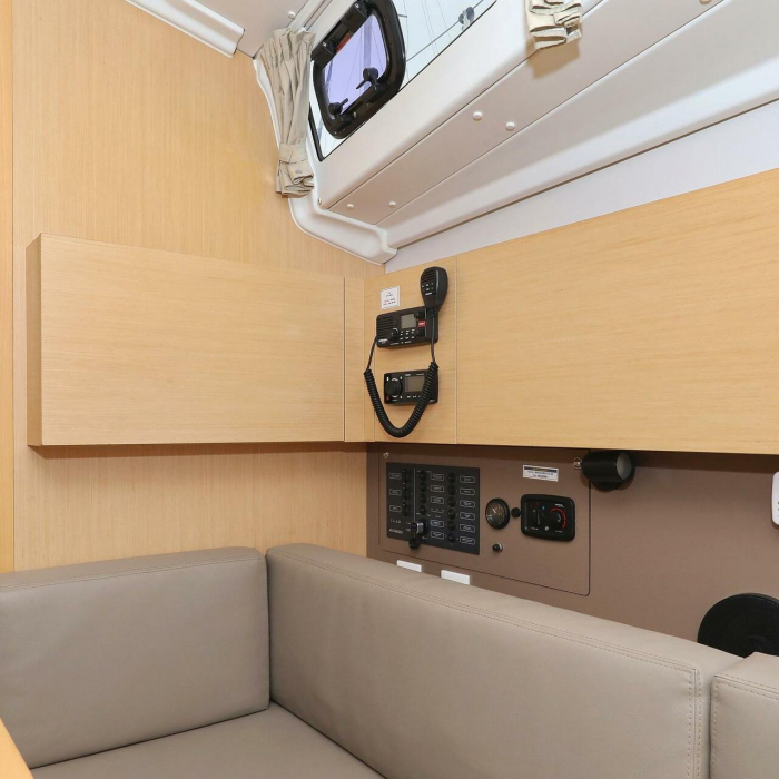 One | Oceanis 38 photo 18