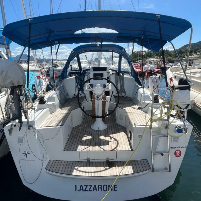 Lazzarone | Sun Odyssey 319 photo 1