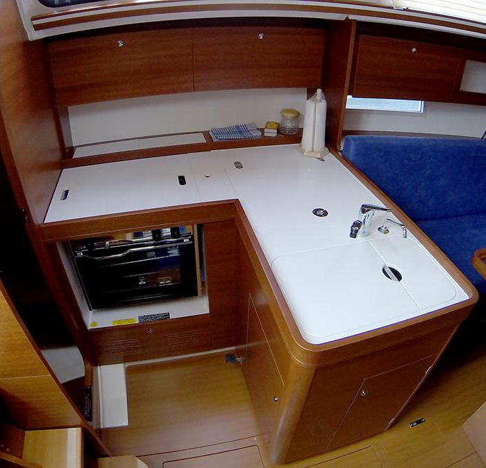 Lara | Dufour 335 GL photo 12