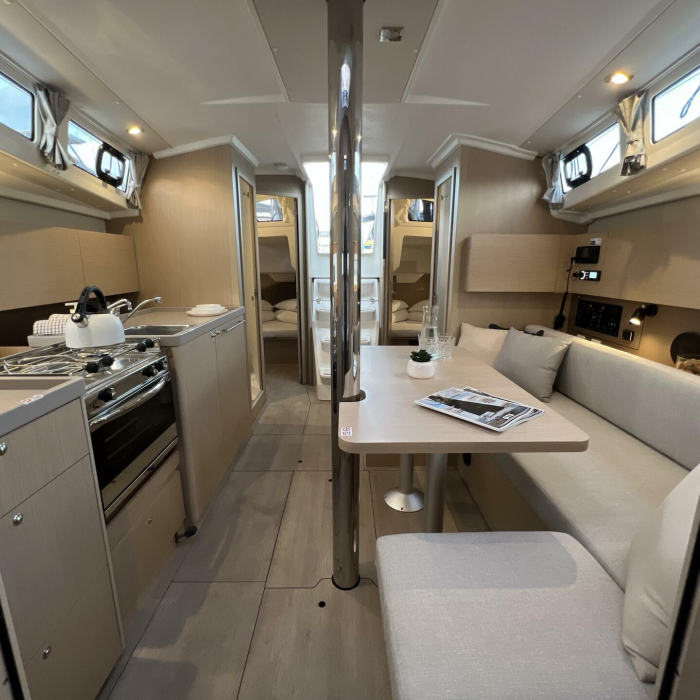 Jana | Oceanis 38.1 photo 19