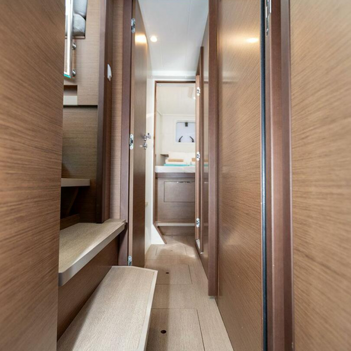 BYE BYE 2020 (air condition, generator) | Lagoon 40 photo 7