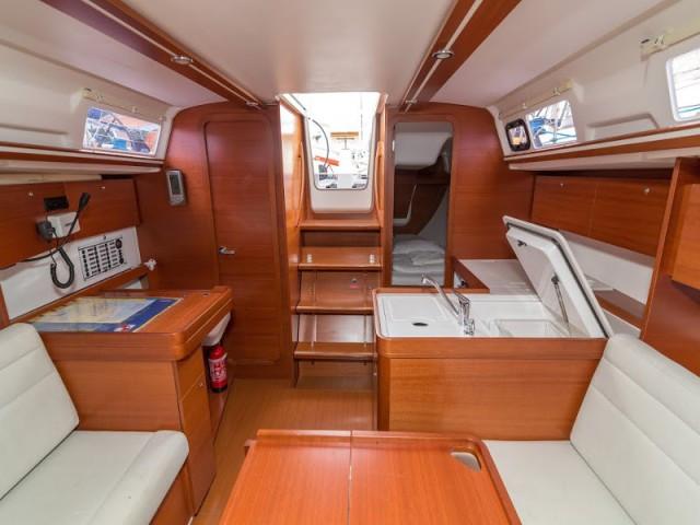 Vittoria | Dufour 335 Grand Large photo 14