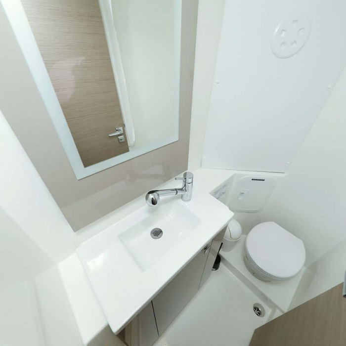 Chilli | Fountaine Pajot Isla 40 photo 15