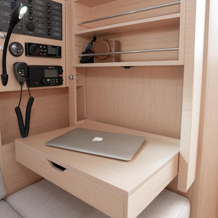 Giugi | Oceanis 30.1 photo 4