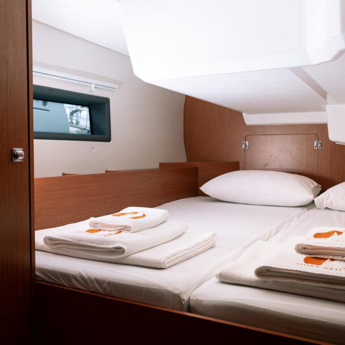 Nomad | Bavaria C42 photo 12