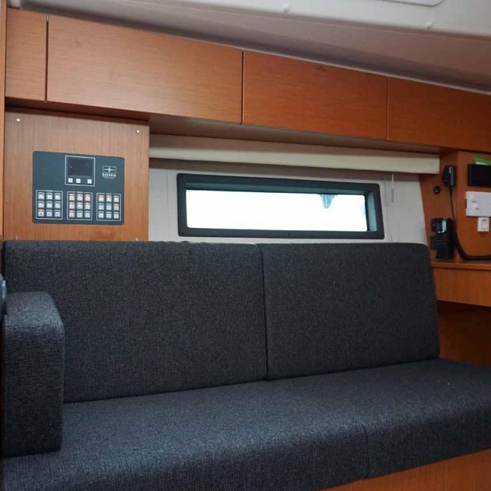 Alexis | Bavaria C42 photo 13