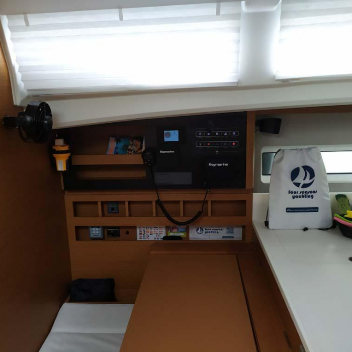 Uccelli | Sun Odyssey 440 photo 7