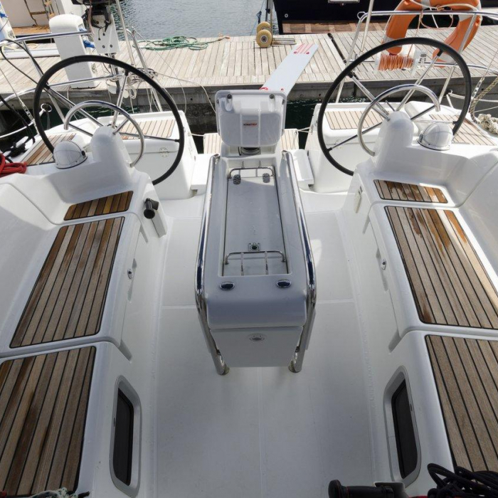 Cecile | Sun Odyssey 409 photo 4