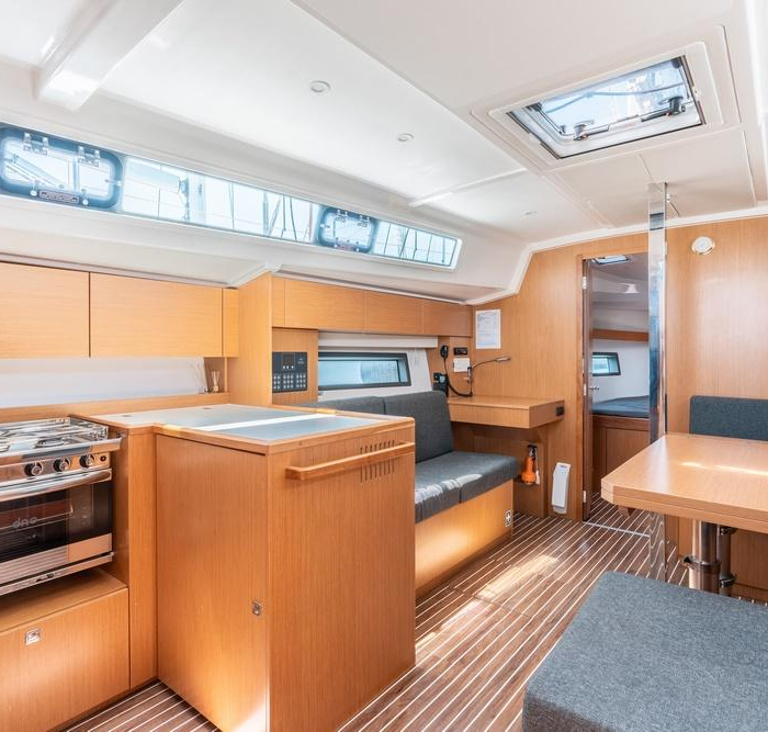 Harmonia | Bavaria C42 photo 12