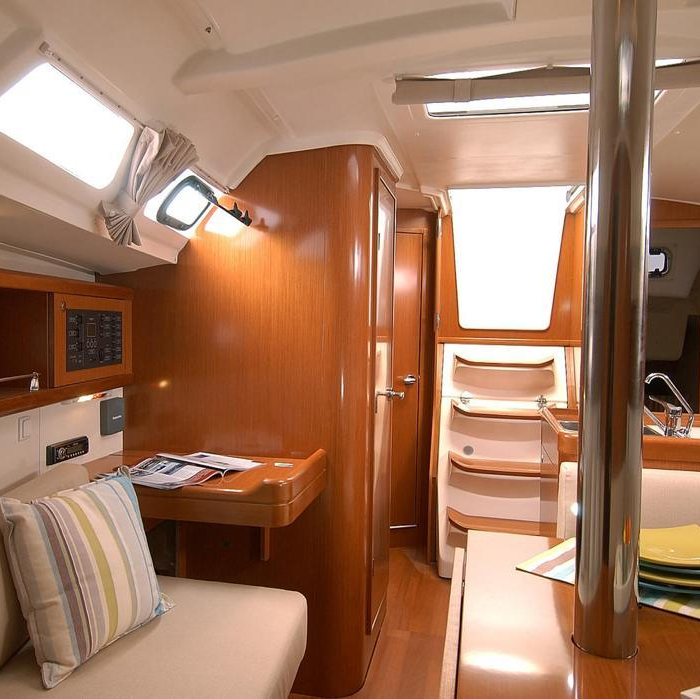 Aquamarine | Oceanis 34 photo 7