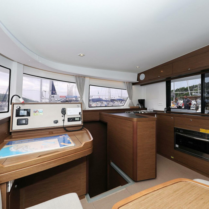 Best Friends I | Lagoon 42 photo 39