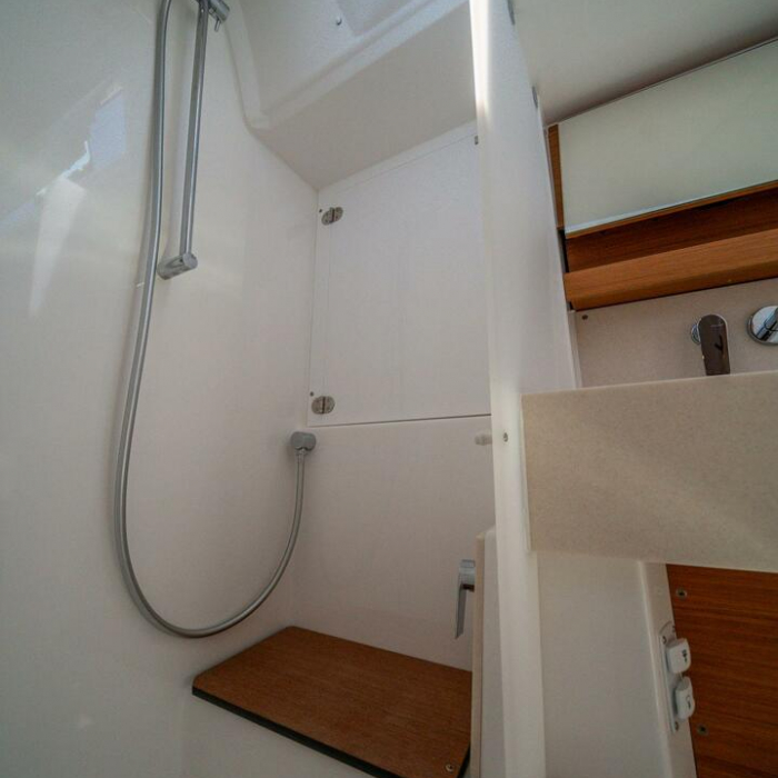 Gusto 7 | Dufour 470 photo 3