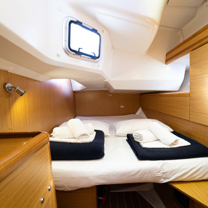 Beethoven ( with Bowthruster ,Solar Panels) | Sun Odyssey 44 i photo 19