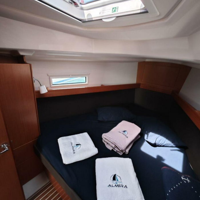 Almira | Bavaria Cruiser 37 photo 19