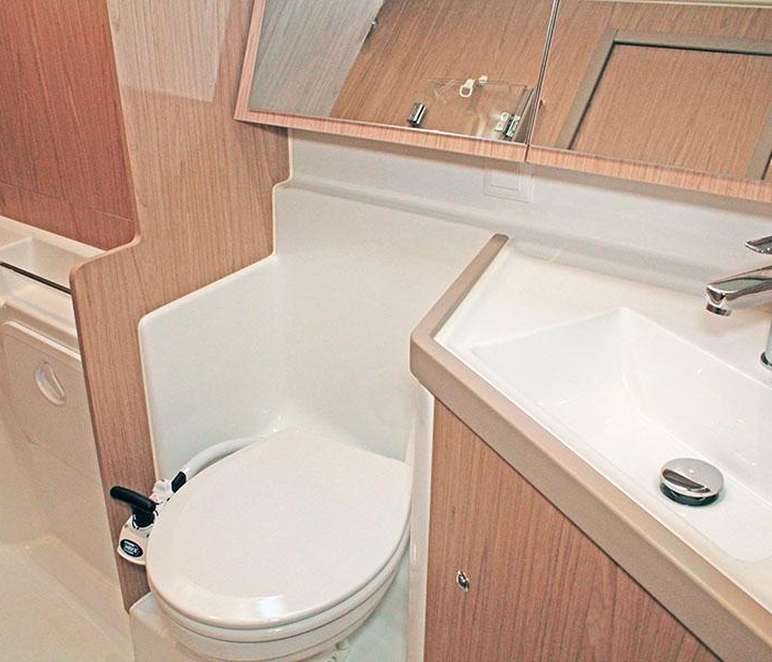 UNDER PRESSURE | Oceanis 41.1 photo 17