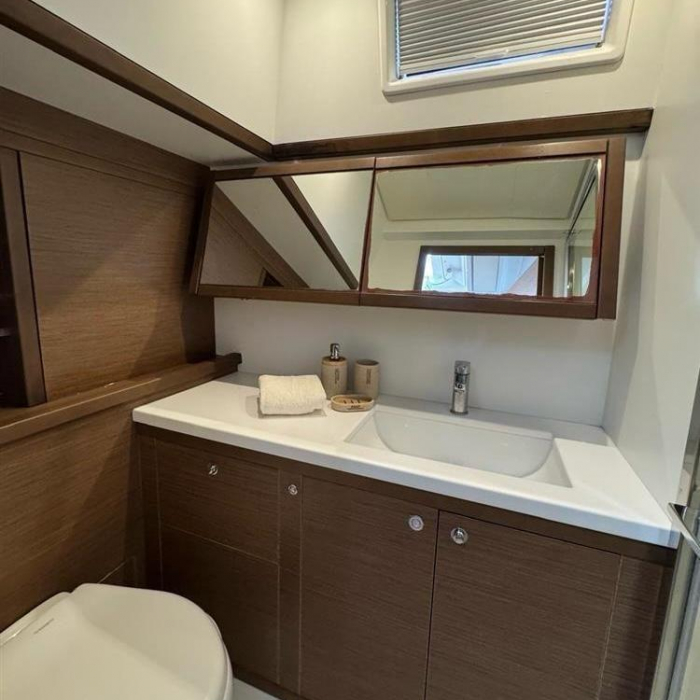 Jolie | Lagoon 52F photo 9