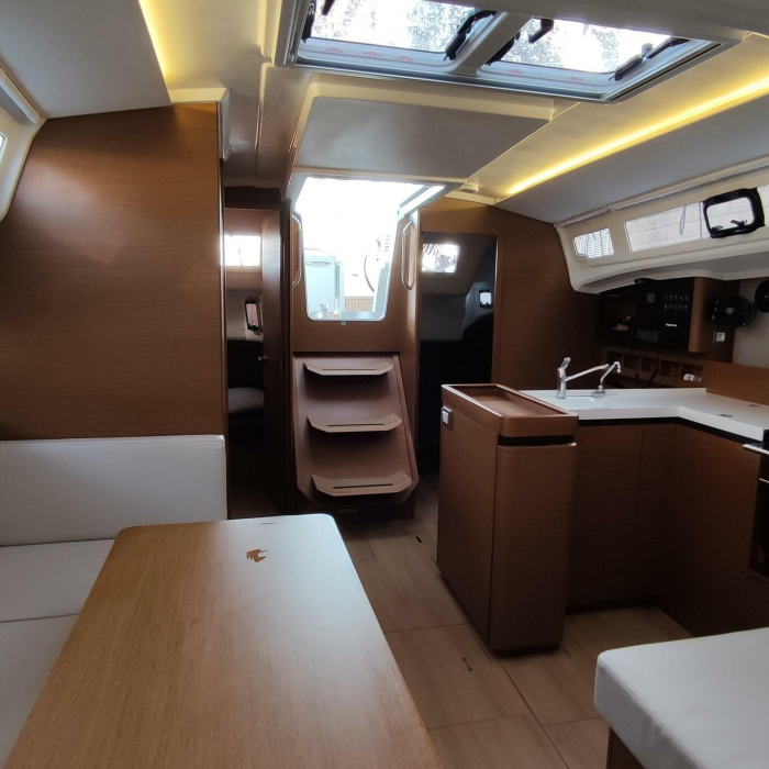 Camilleri | Sun Odyssey 410 photo 4