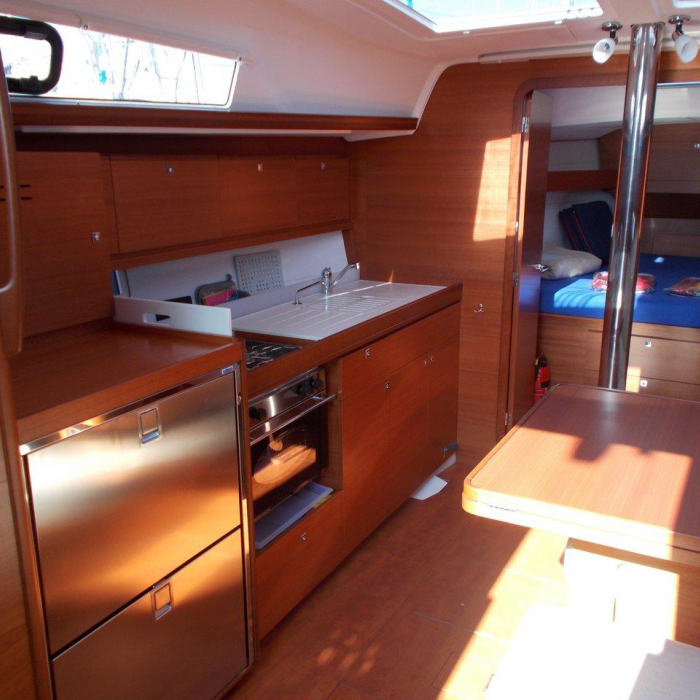 Fever | Dufour 382 GL photo 6