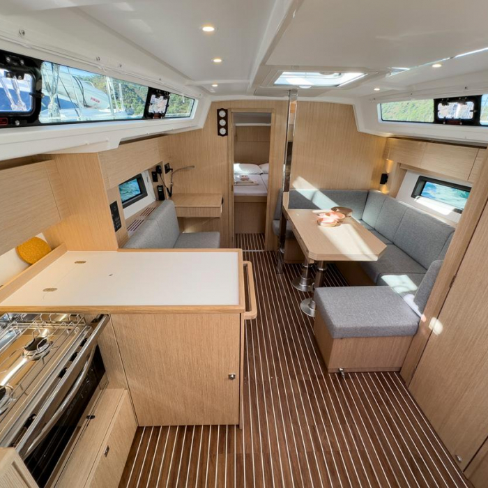 Coconut | Bavaria C38 photo 26