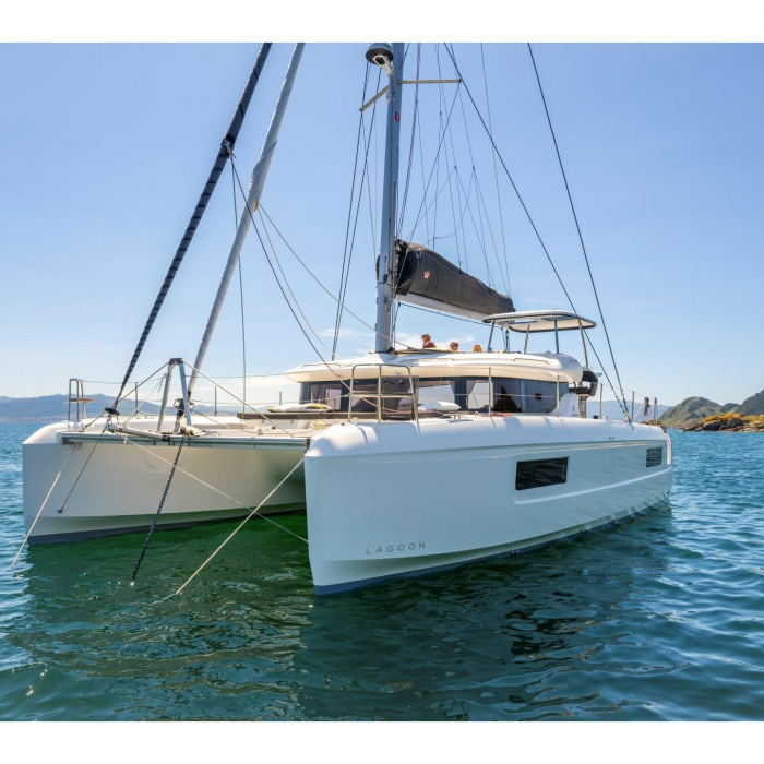 KY DONG | Lagoon 43 photo 1