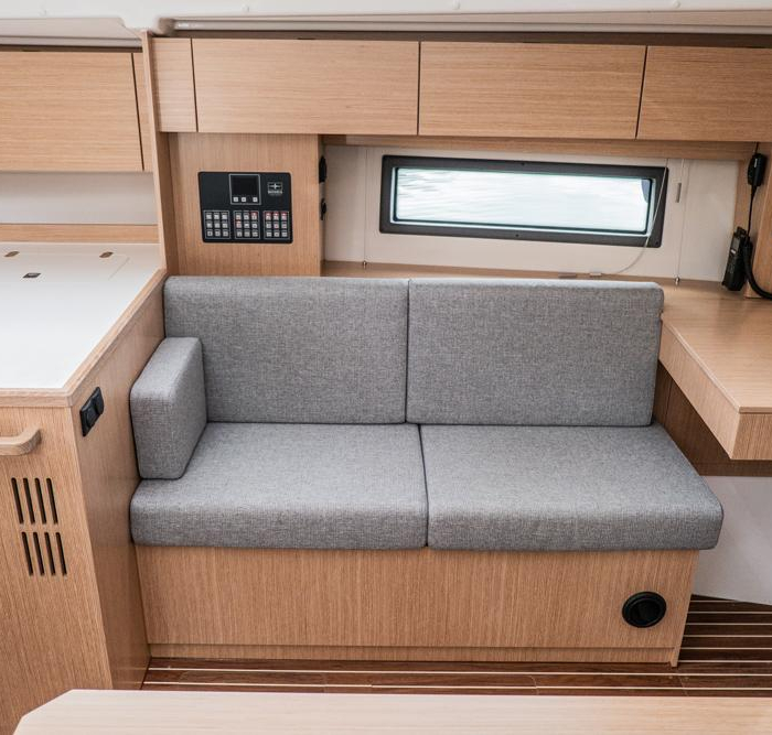 Aruna | Bavaria C42 photo 15